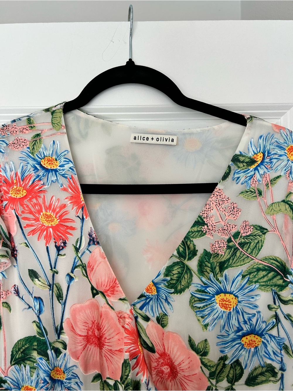 alice + olivia Multicolor Floral V-Neck Top in Pink, Blue & Green